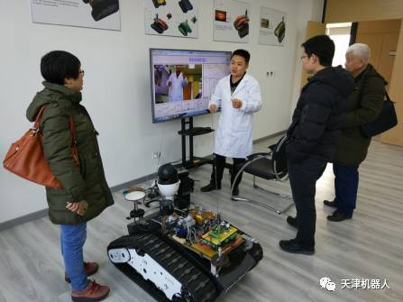 南理工研发的智能采样机器人.jpg 南理工研发的智能采样机器人.jpg